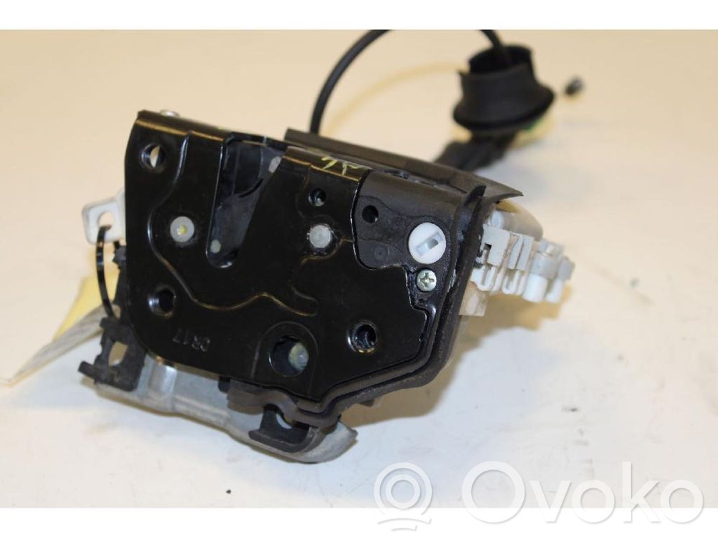 Audi A4 S4 B9 Zamek drzwi przednich 