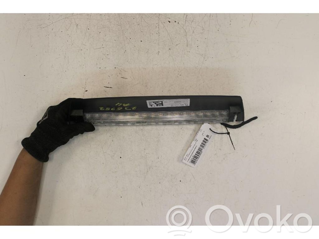 Audi A4 S4 B9 8W Trzecie światło stop 
