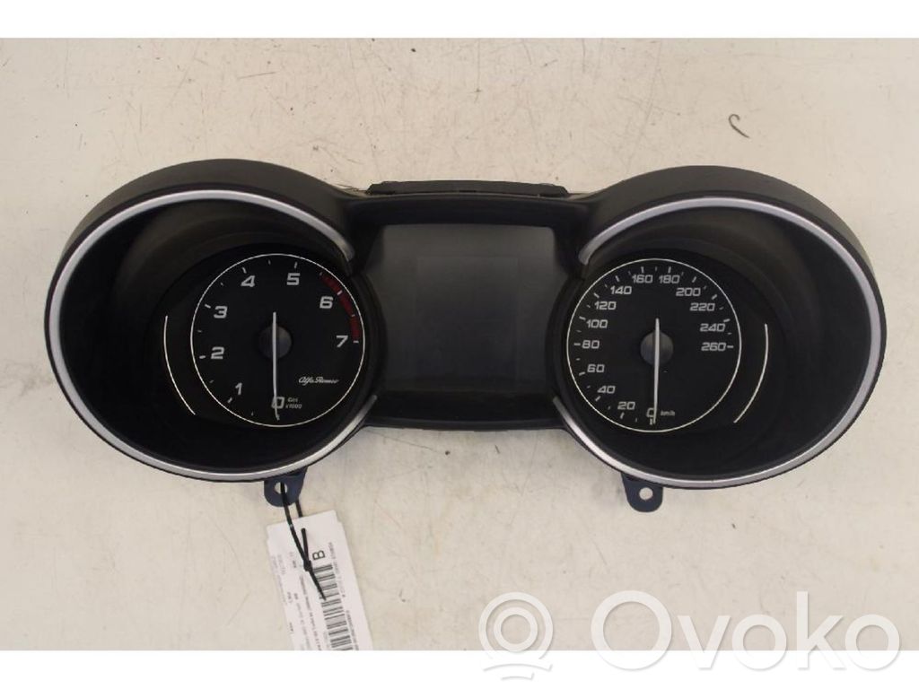 Alfa Romeo Stelvio Vitezometru (grup de instrumente) 