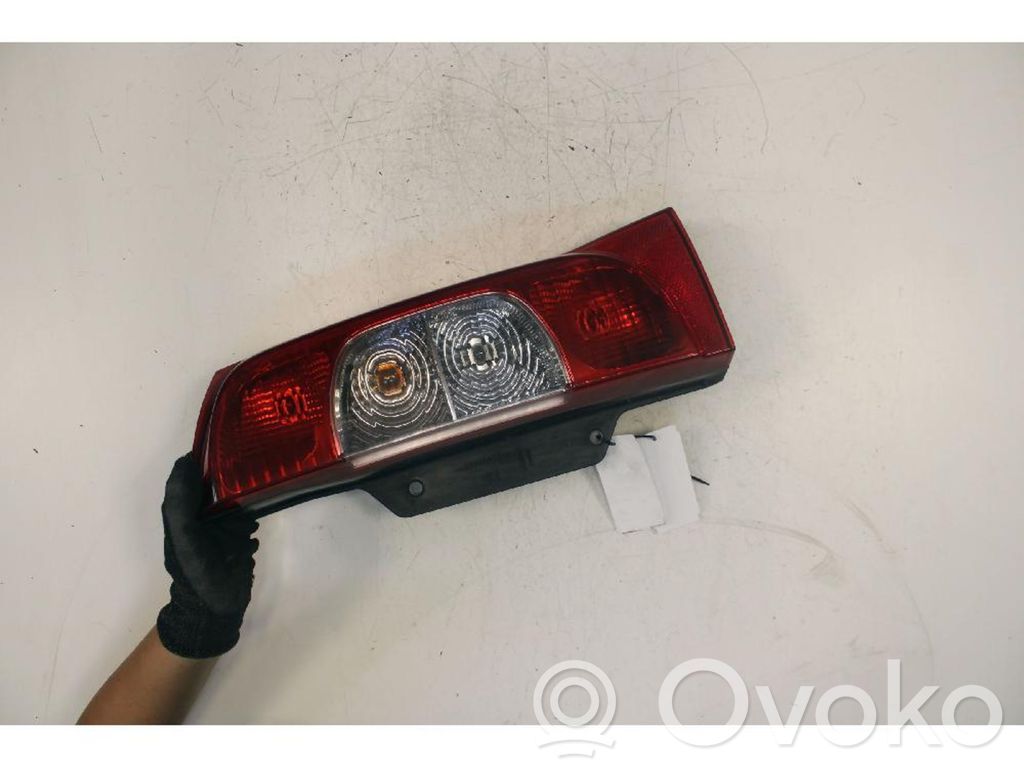 Fiat Qubo Galinis žibintas kėbule 