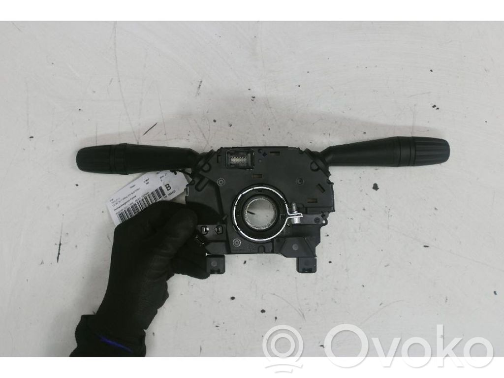 Interruptor de luz   1002666A