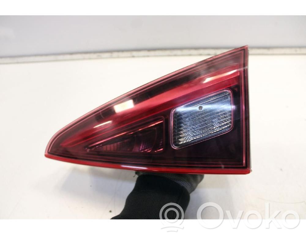 Alfa Romeo Giulia Lampă spate în capacul portbagajului 