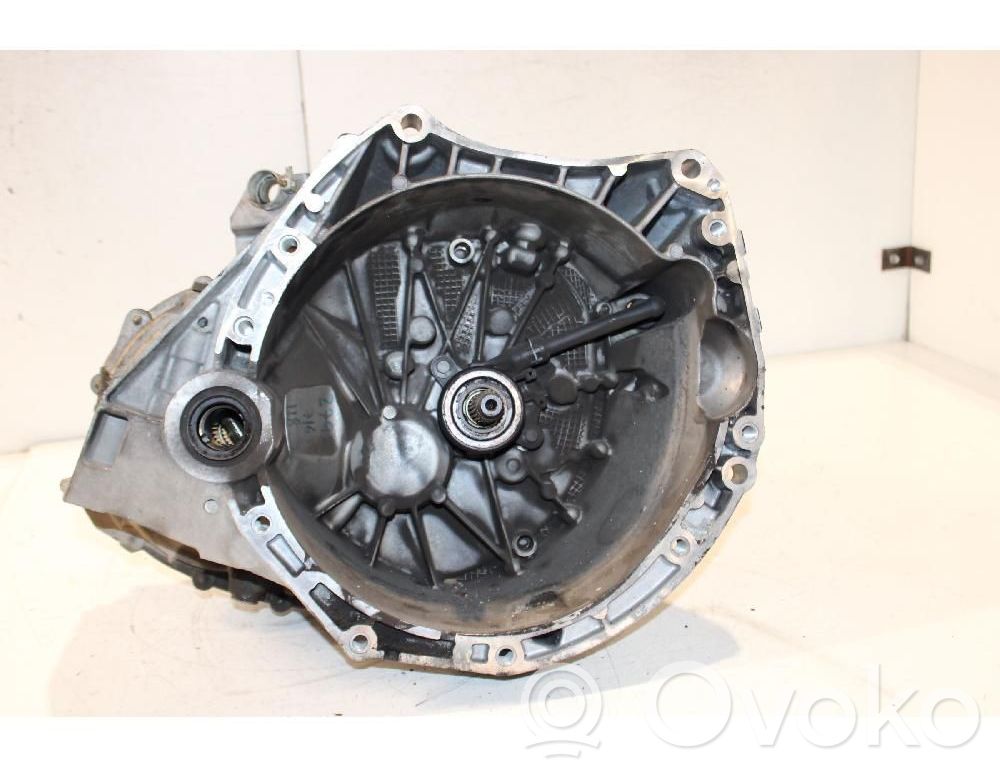 Nissan Qashqai+2 Scatola del cambio manuale a 5 velocità