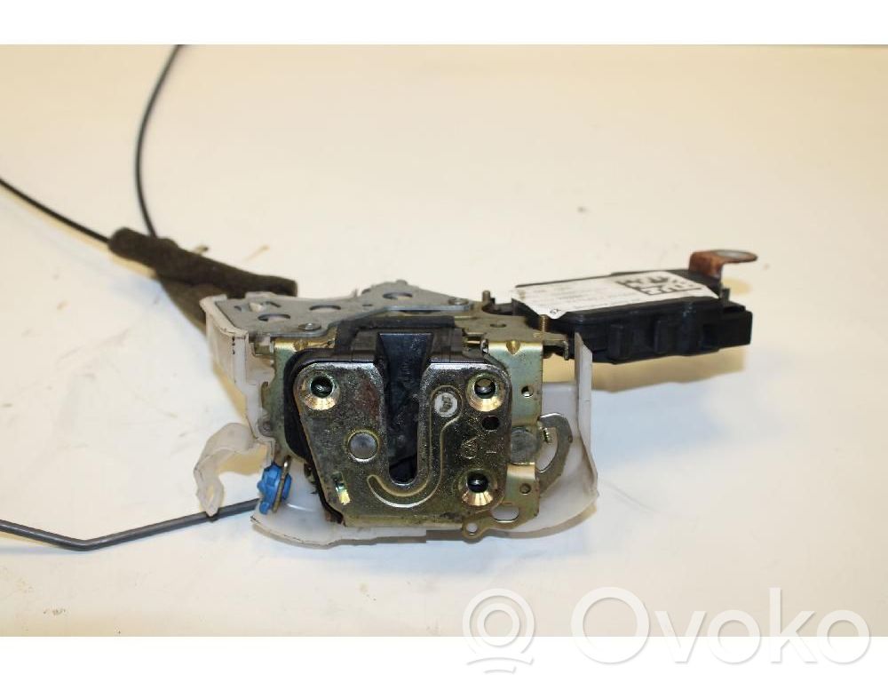 Subaru Tribeca Cerradura de puerta delantera 