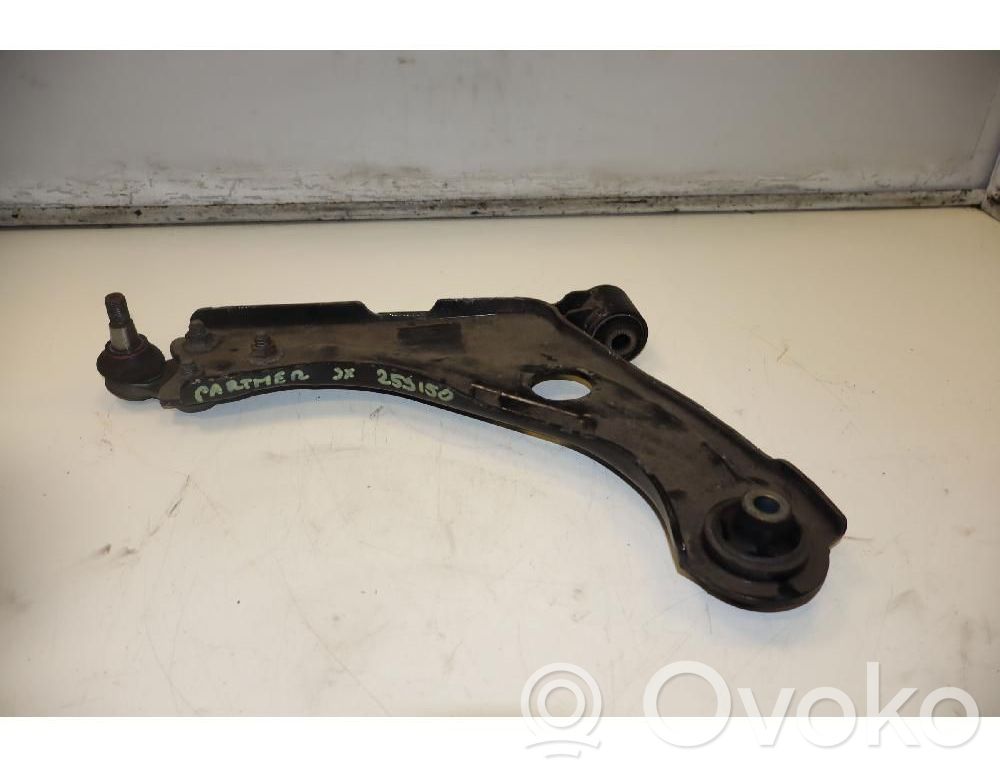 Peugeot Partner III Braccio di controllo sospensione anteriore inferiore/braccio oscillante