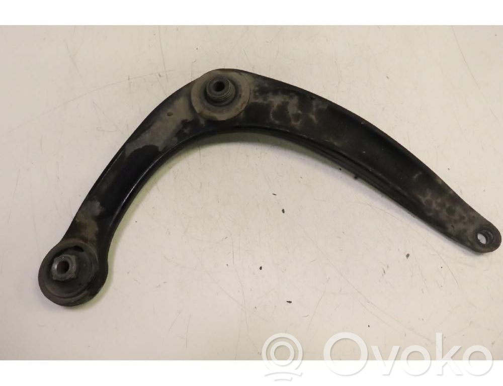 Peugeot 308 Braccio di controllo sospensione anteriore inferiore/braccio oscillante