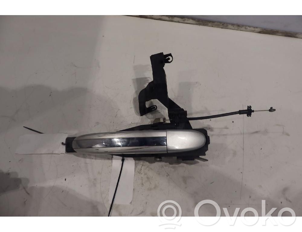 Manecilla externa puerta trasera   6M21U264A26BS