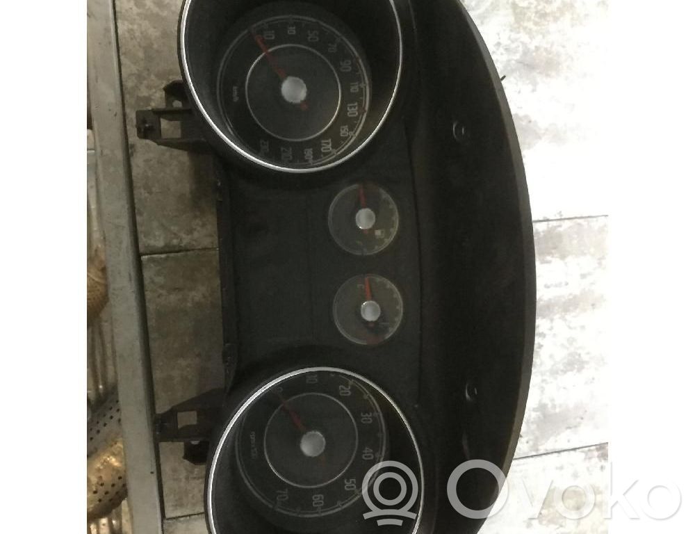 Fiat Grande Punto Vitezometru (grup de instrumente) 