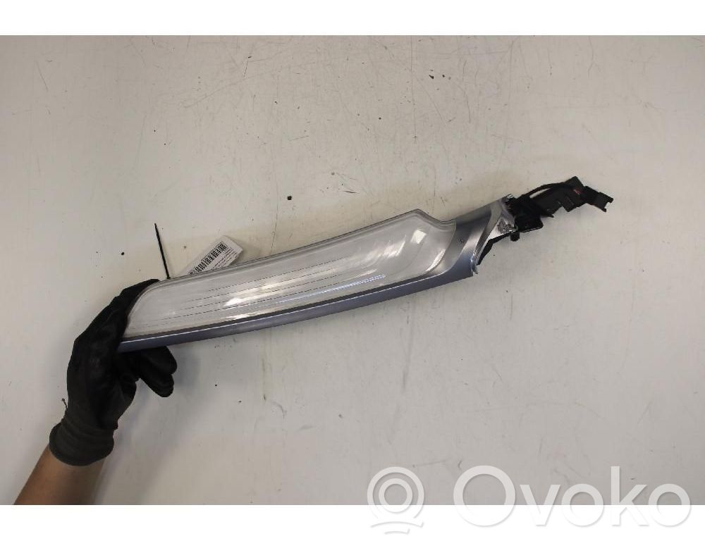 BMW 7 G11 G12 Światło fotela przedniego 