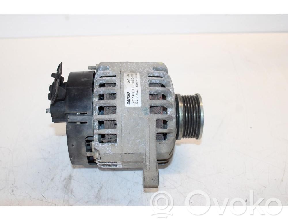 Opel Zafira B Alternador 