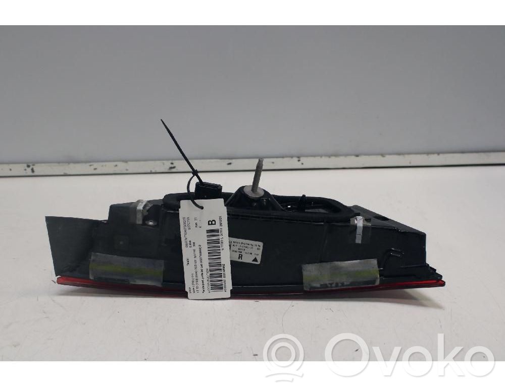BMW 1 F40 Lampă spate în capacul portbagajului 
