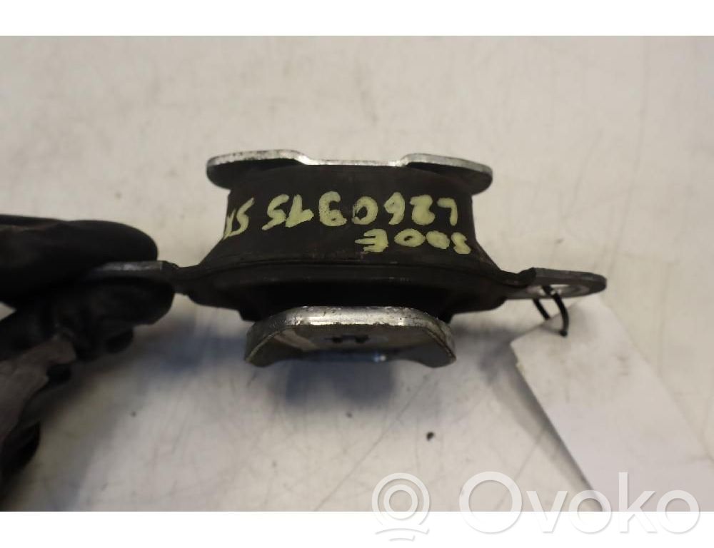 Fiat 500E Engine mount bracket 