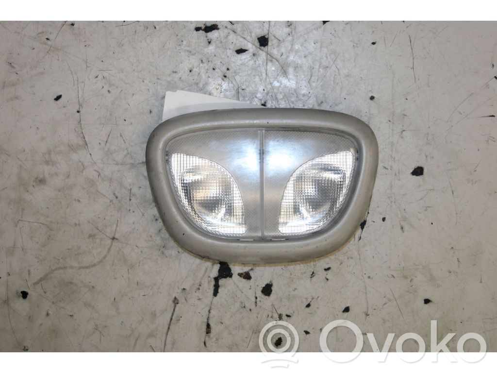Luz del asiento delantero