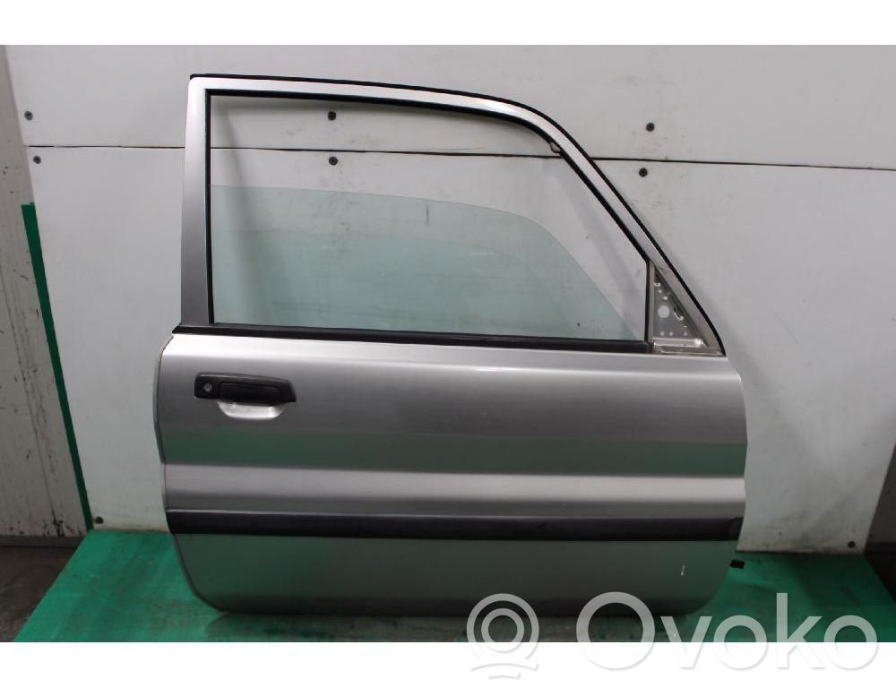 Mitsubishi Pajero Puerta delantera 