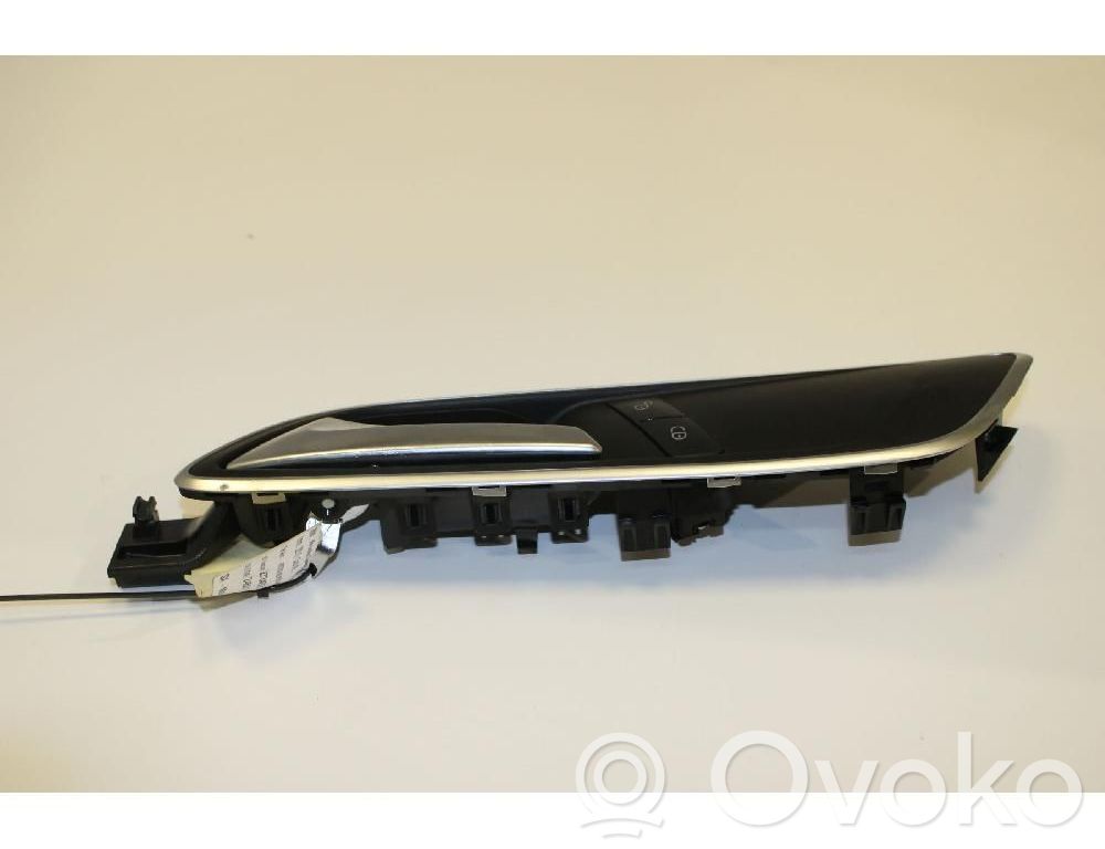 Mercedes-Benz B W246 W242 Poignée inférieure de porte avant