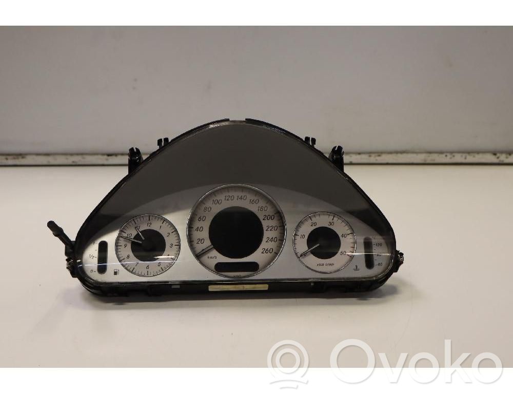 Mercedes-Benz E W211 Tachimetro (quadro strumenti) 