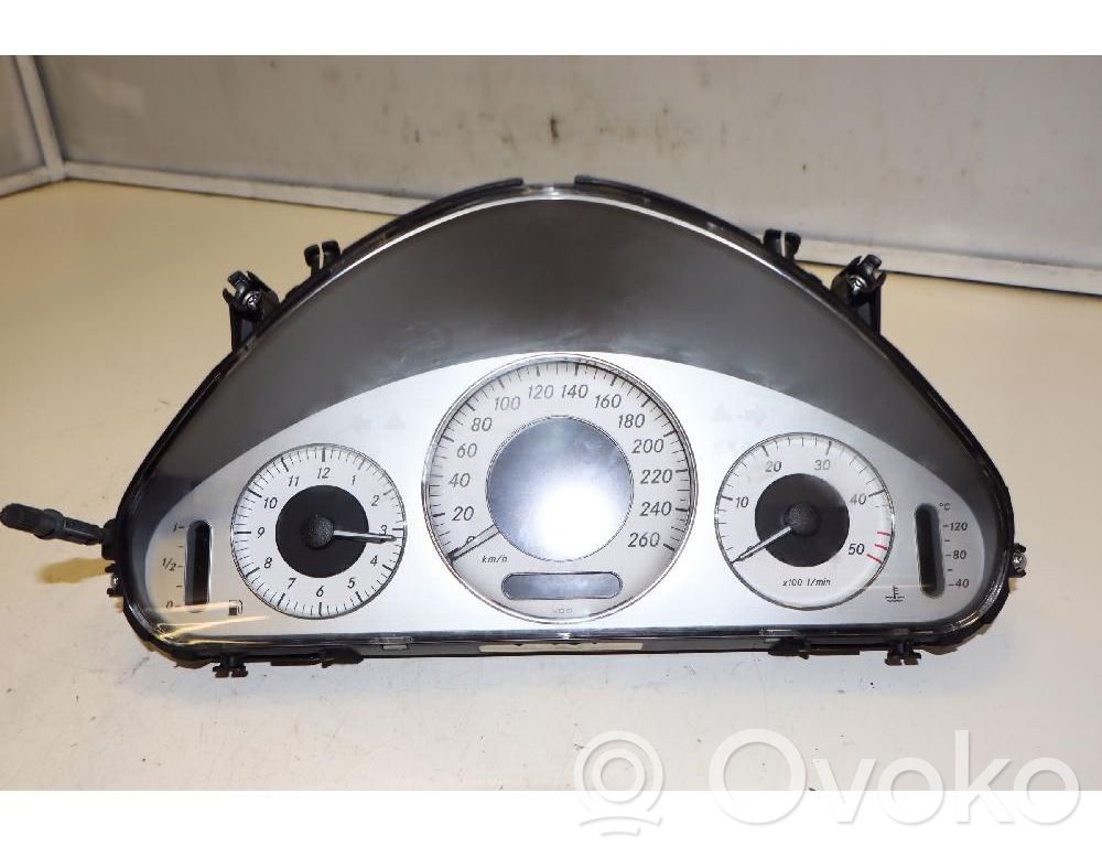 Mercedes-Benz E W211 Tachimetro (quadro strumenti) 