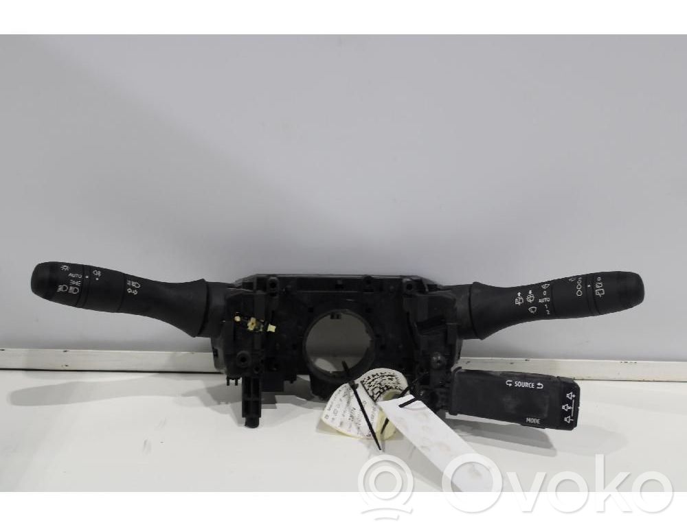 Renault Captur II Light switch 