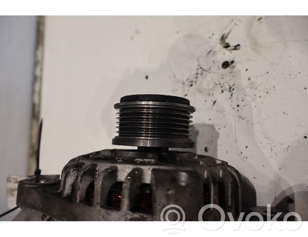 Opel Astra H Alternator 
