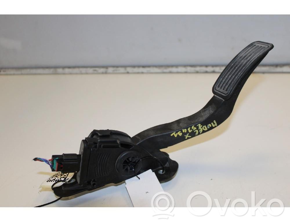 Akceleratoriaus pedalas   9F836AA