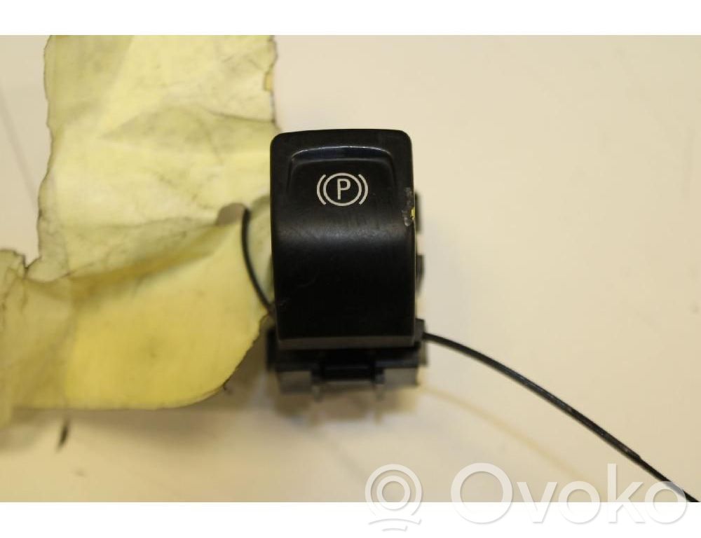 Dźwignia hamulca ręcznego   132701401123