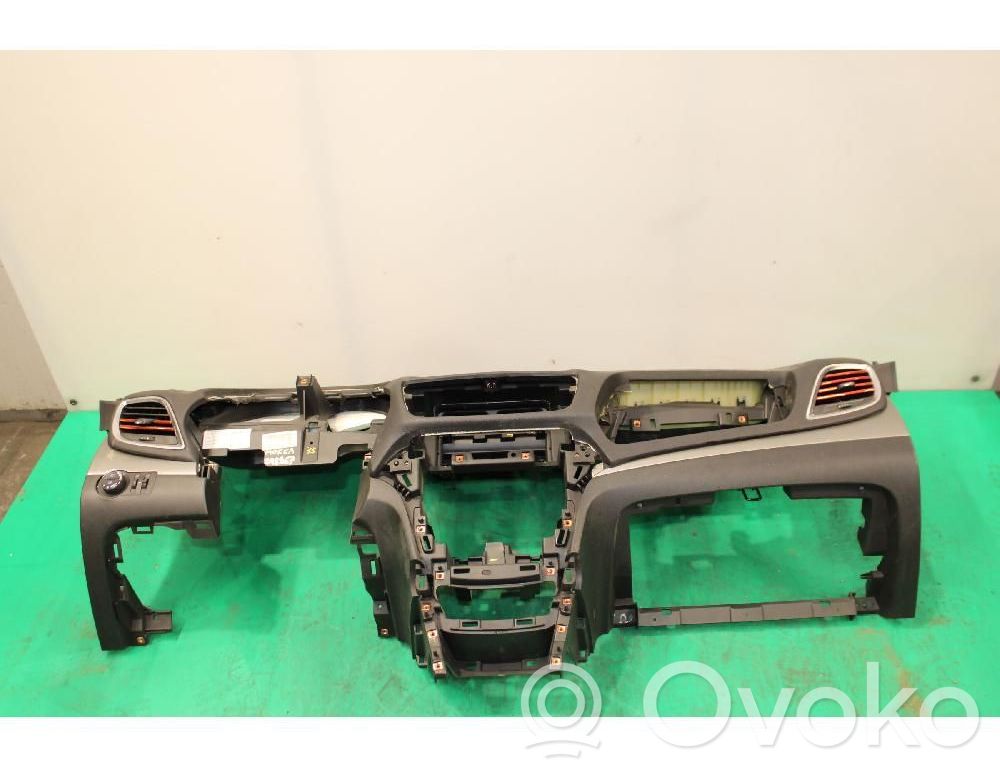Opel Mokka Panelė 