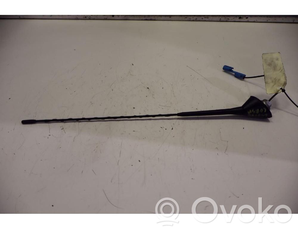 Opel Corsa D Radion antenni 
