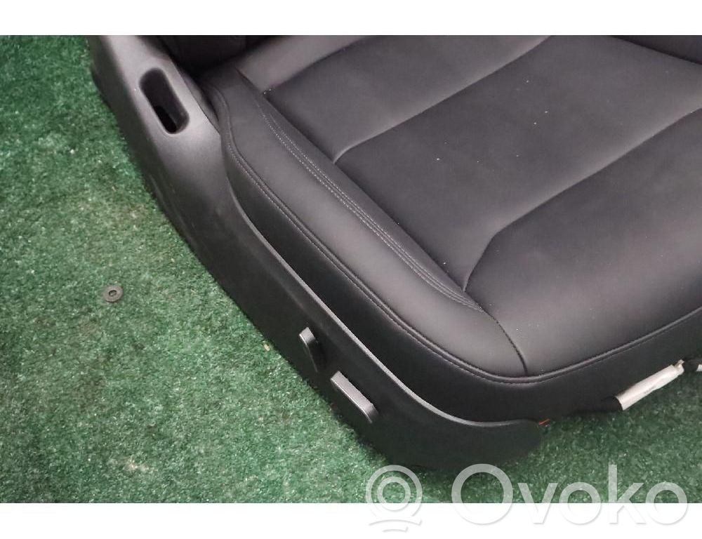 Seat set
