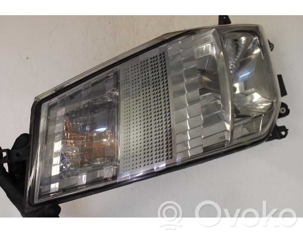 Renault Maxity Phare frontale 