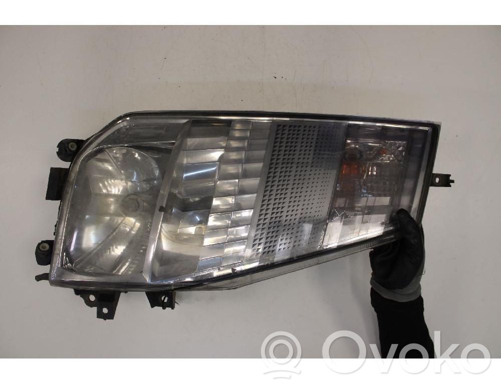 Renault Maxity Phare frontale 