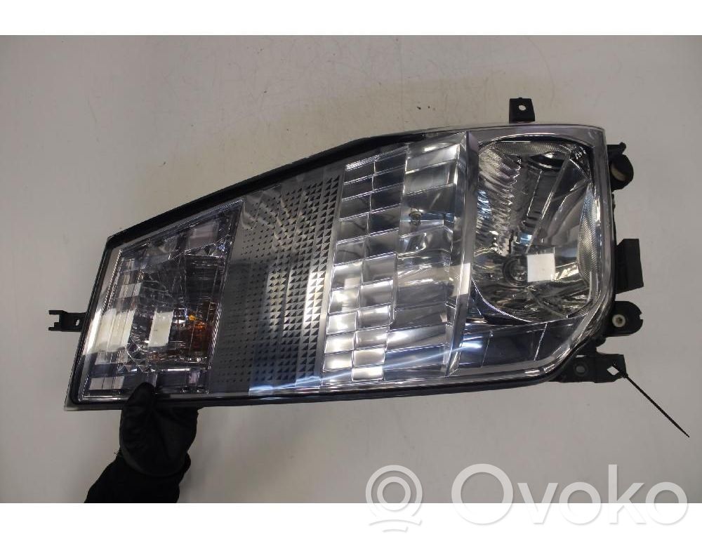 Renault Maxity Phare frontale 