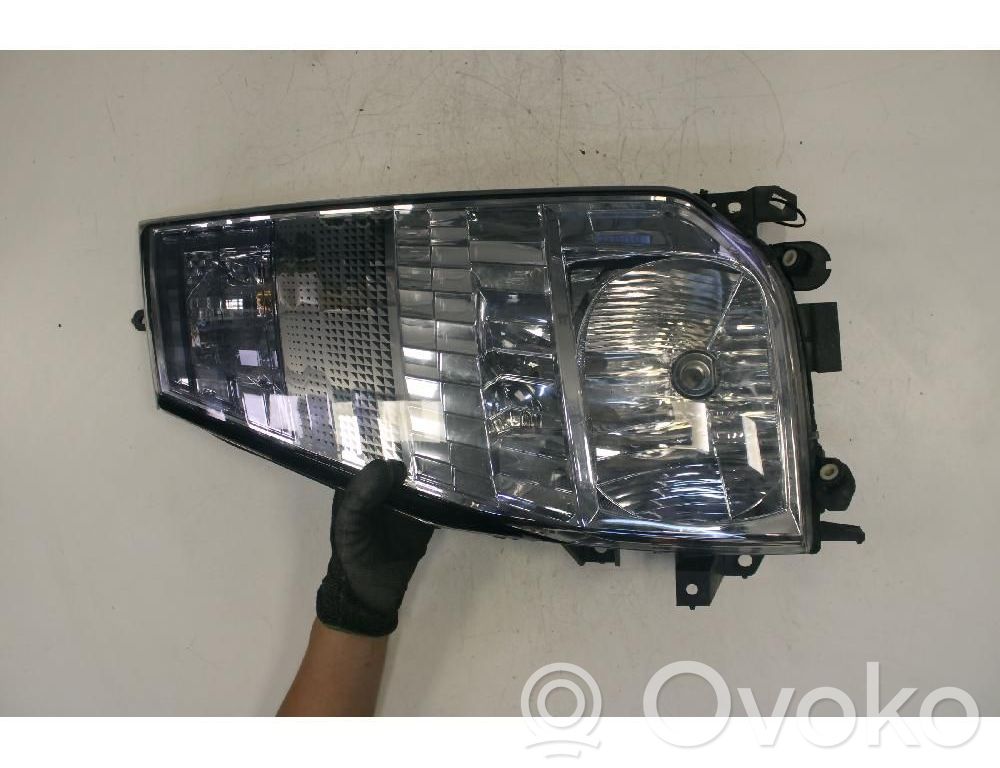 Renault Maxity Phare frontale 