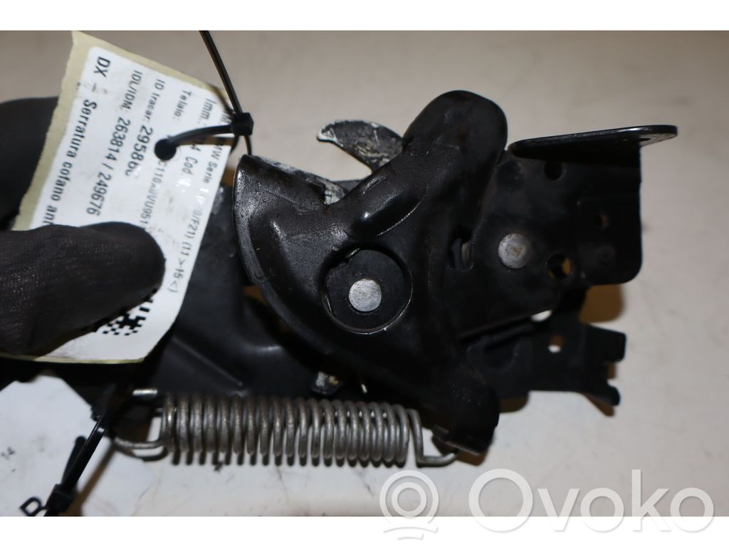 BMW 1 F20 F21 Anello/gancio chiusura/serratura del vano motore/cofano 