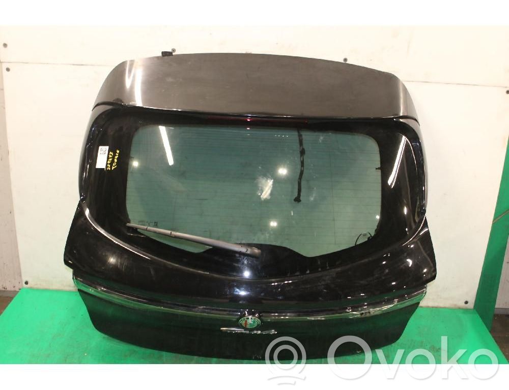 Alfa Romeo Tonale Puerta del maletero/compartimento de carga 