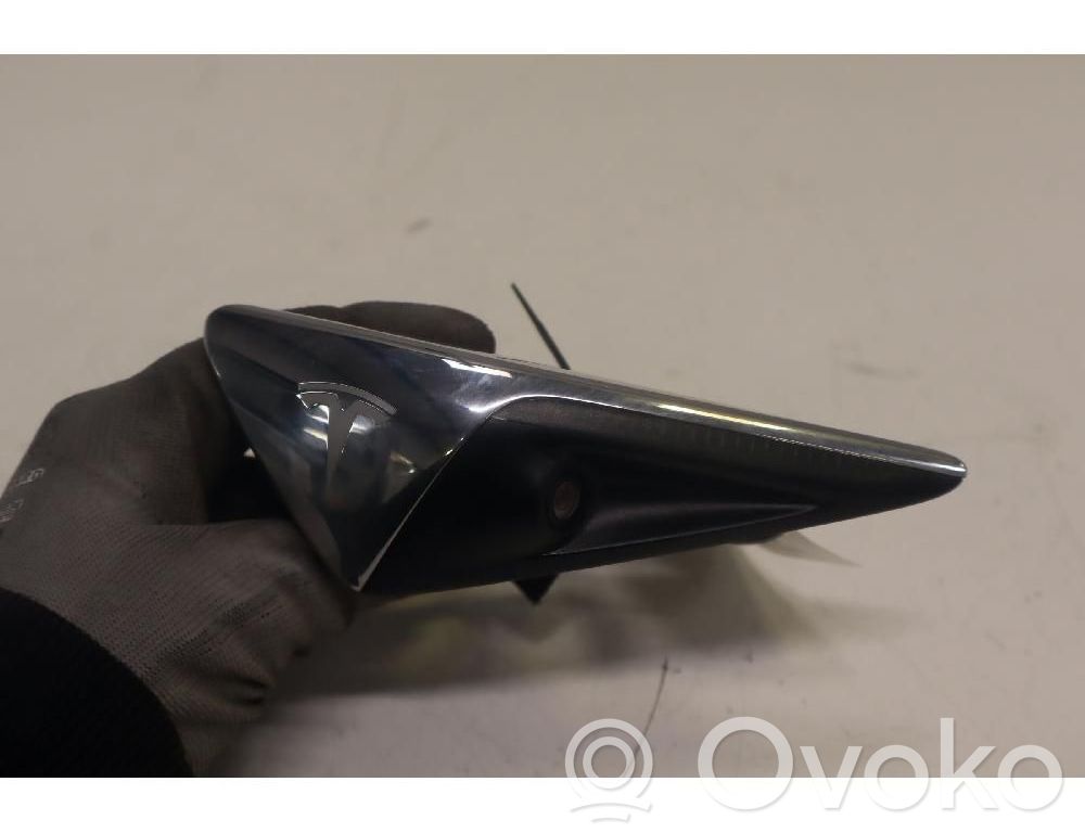 Tesla Model 3 Front fender indicator light 