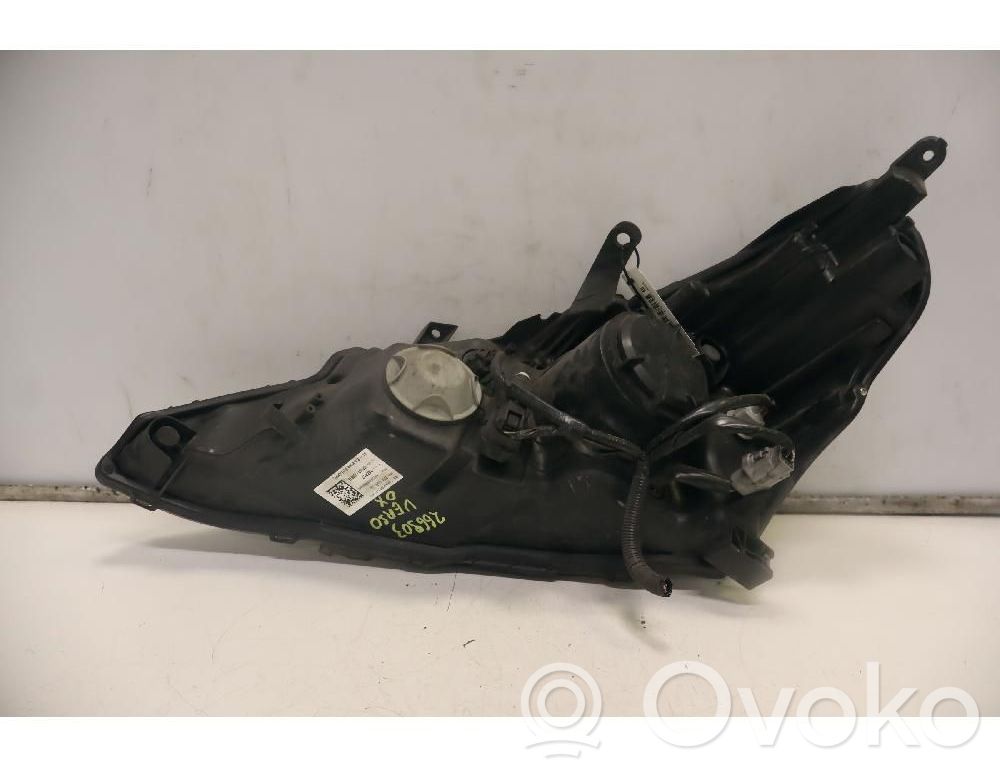 Toyota Verso Phare frontale 