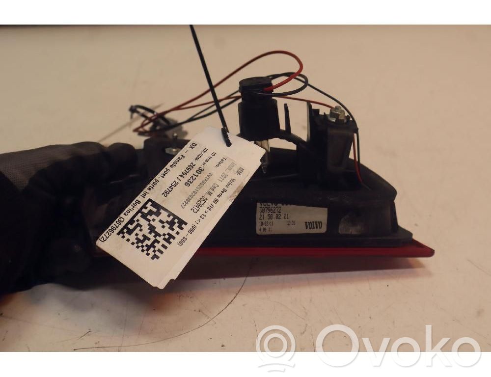 Volvo S60 Lampy tylnej klapy bagażnika