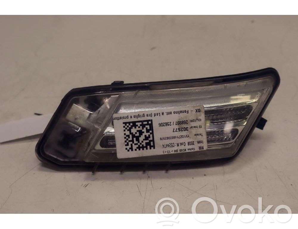 Volvo XC60 Lampa przednia 