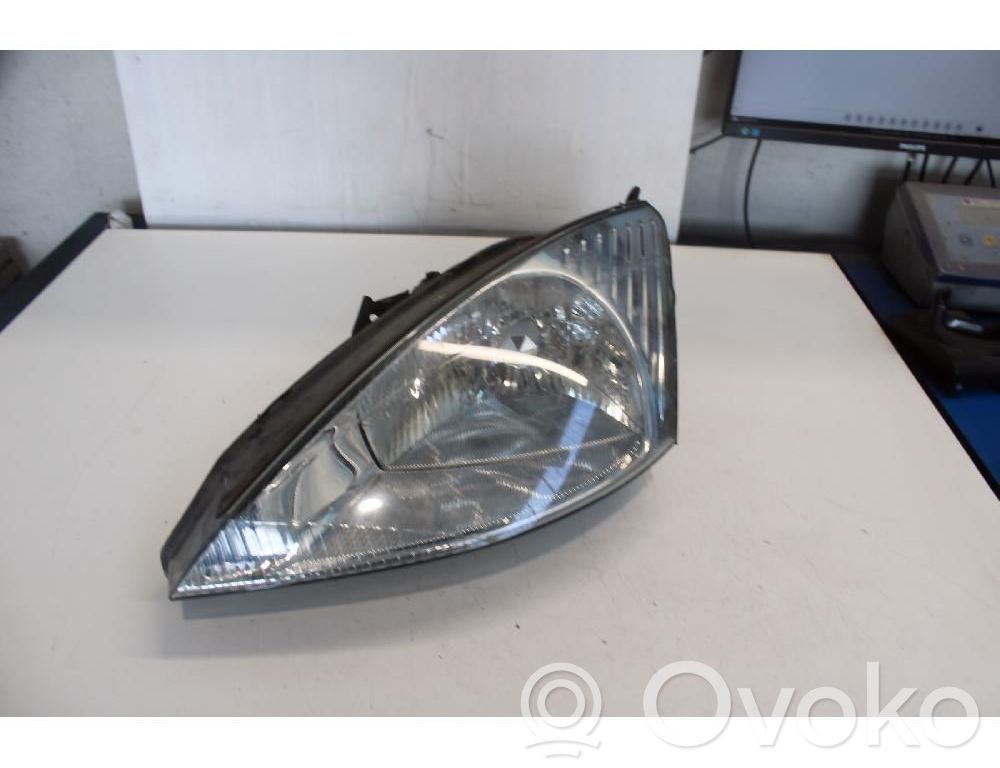 Ford Focus Headlight/headlamp 