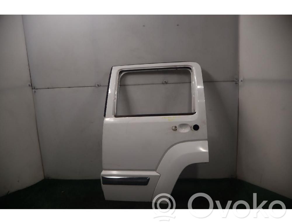 Jeep Cherokee KK Puerta trasera 