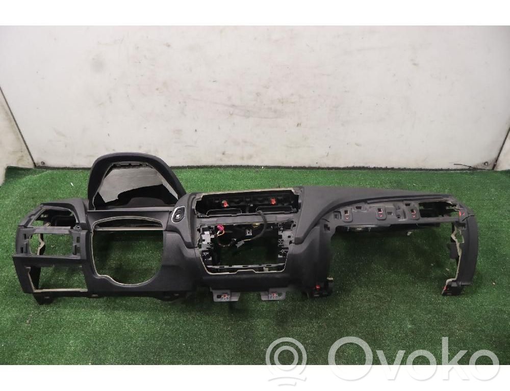 BMW 1 F20 F21 Panelis 