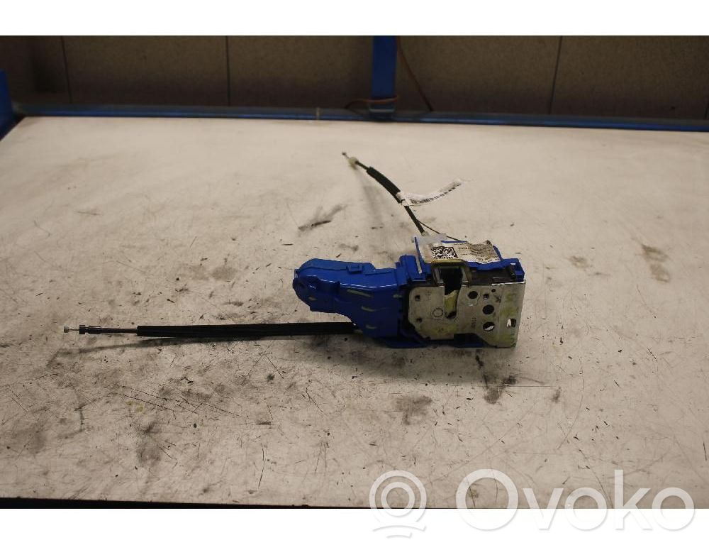 Fiat 500L Zamek drzwi przednich