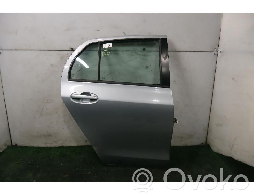 Puerta trasera   670030D110