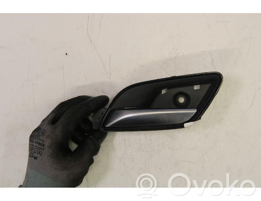 MG ZS Manecilla interna puerta trasera 