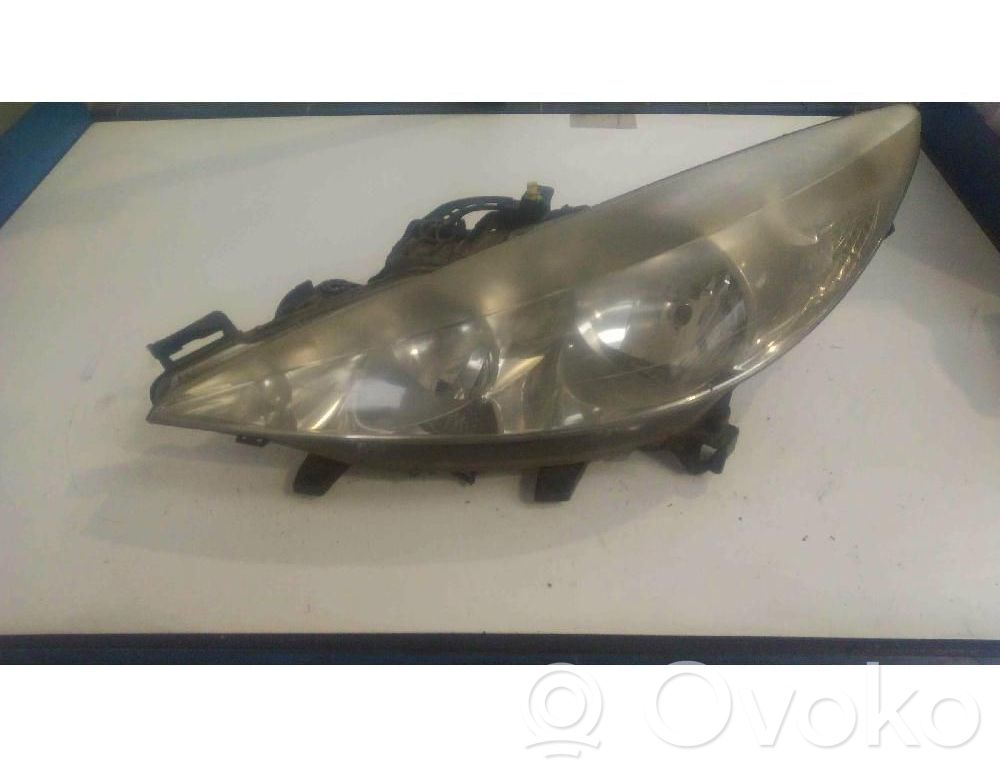 Peugeot 207 Lampa przednia 