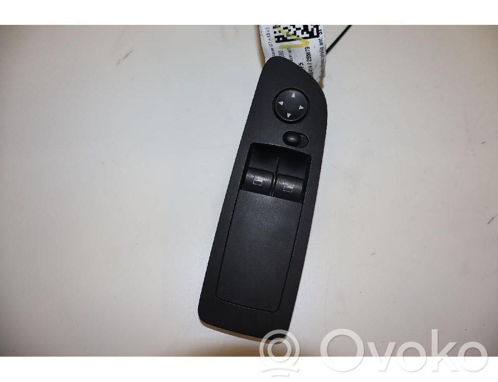 BMW 1 E82 E88 Electric window control switch 