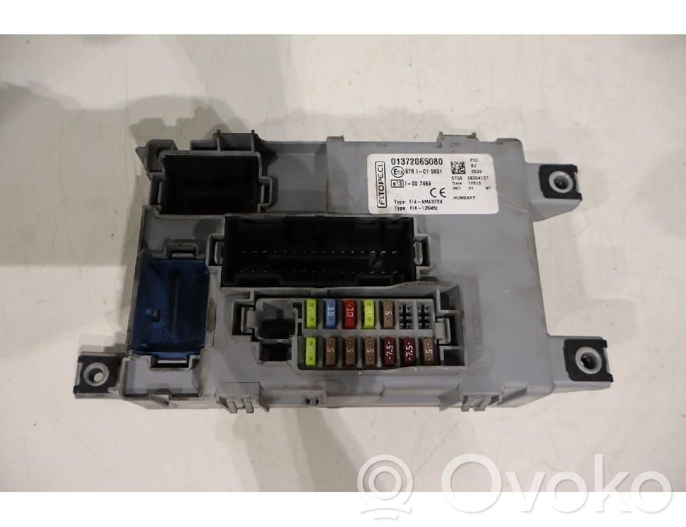 Fiat Qubo Ramka / Moduł bezpieczników 