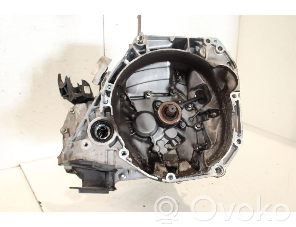 Nissan Micra K14 Cutie viteze manuală cu 5 trepte