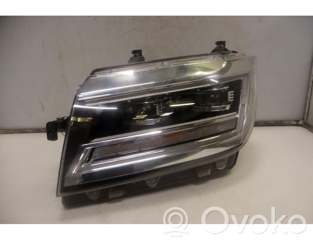Volkswagen Crafter Lampa przednia 