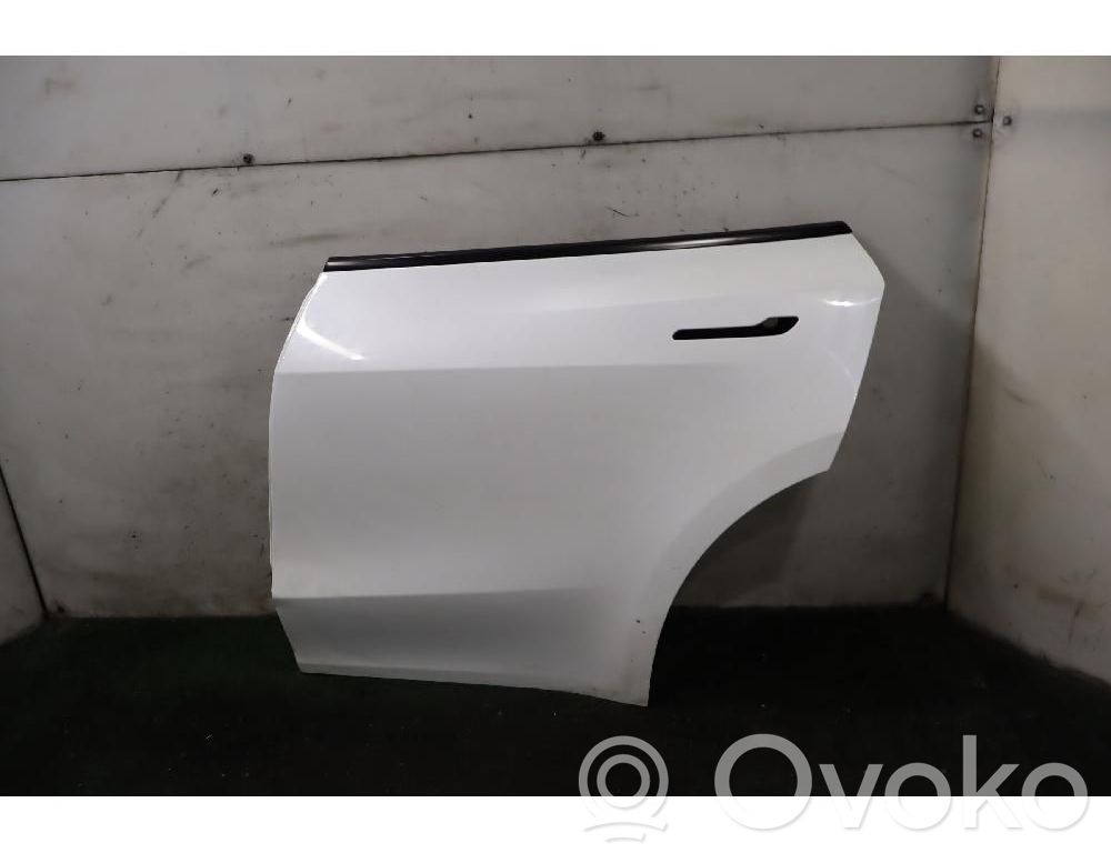 Tesla Model Y Galinės durys 